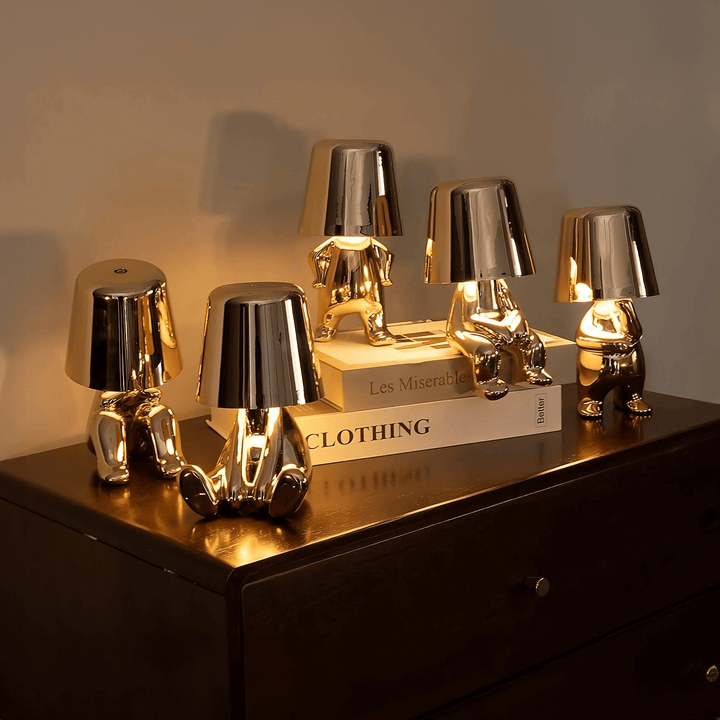 Lampe de table LumoPals rechargeable, style unique et lumière ludique pour une ambiance personnalisée.