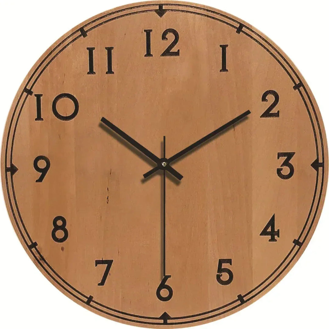 Horloge silencieuse à quartz, effet bois clair, parfaite pour une chambre ou un espace de détente.