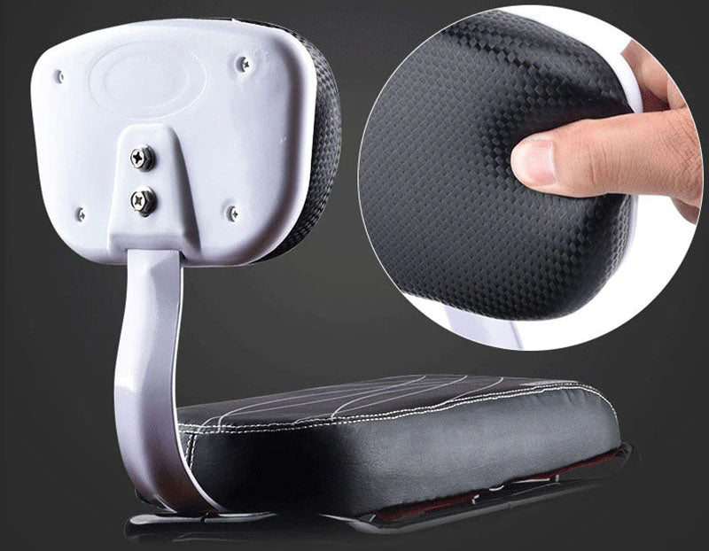 Siège enfant vélo arrière, rembourré et sécurisé, accessoire porte-bagages essentiel pour balade.