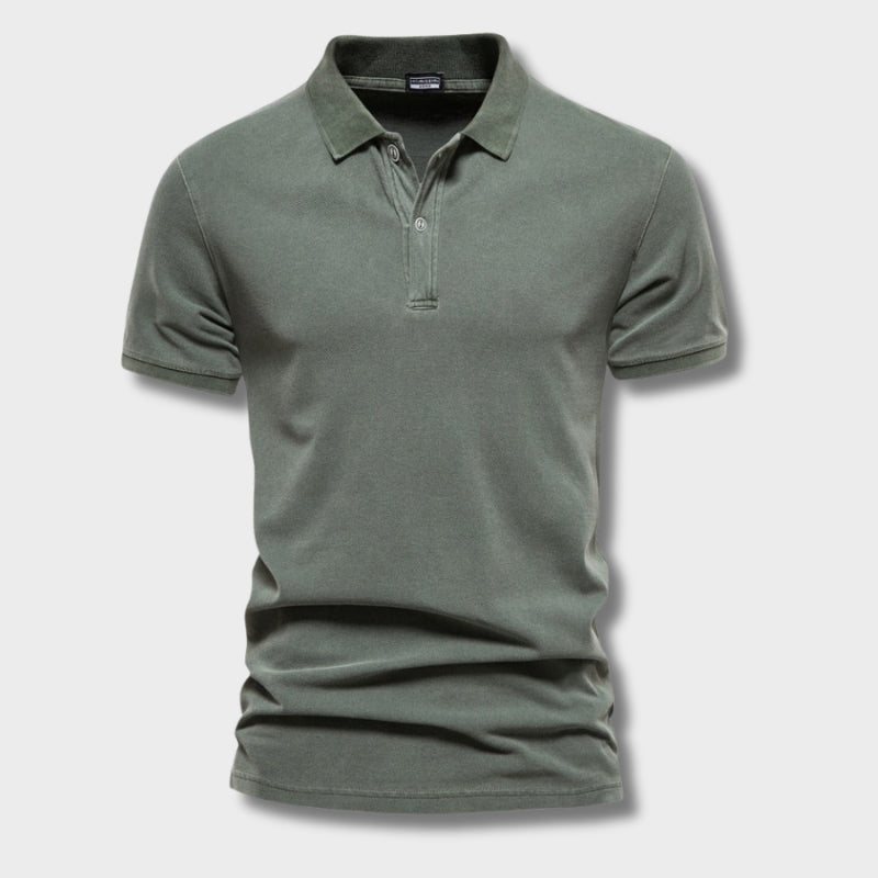Polo homme bleu marine, élégant et décontracté, parfait pour la mode masculine estivale et le confort.