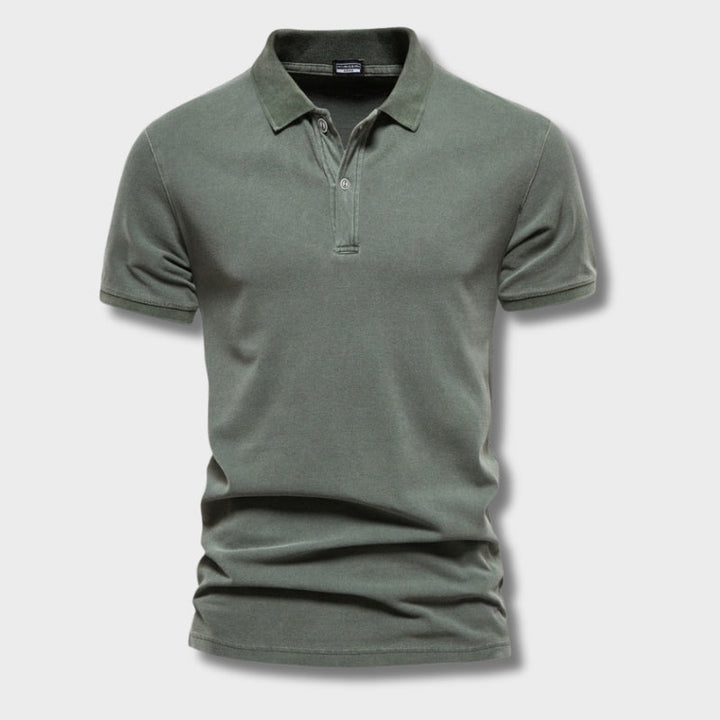 Polo homme bleu marine, élégant et décontracté, parfait pour la mode masculine estivale et le confort.