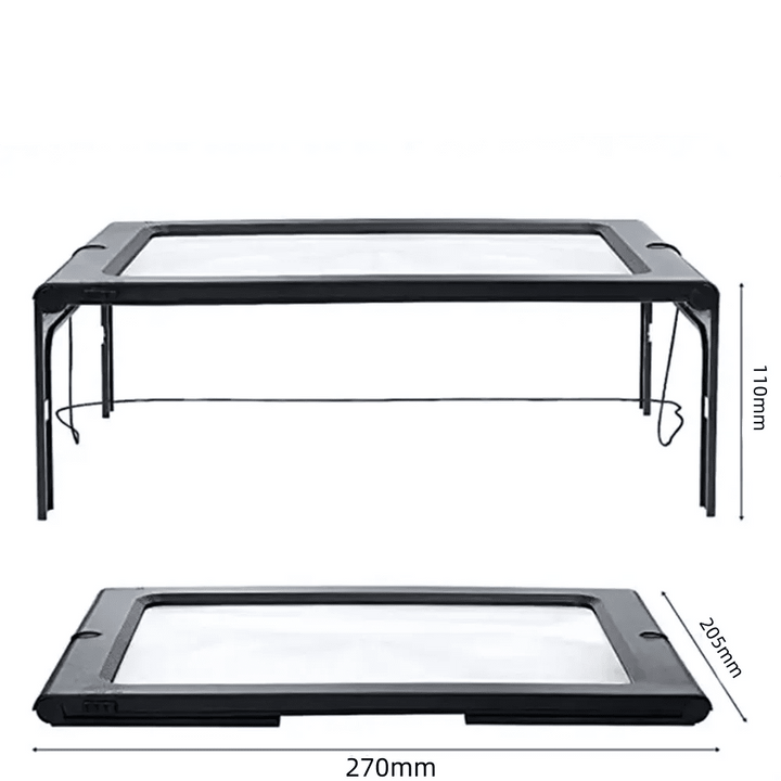 Loupe de lecture pliable avec triple grossissement et éclairage LED pour un confort de lecture optimal.