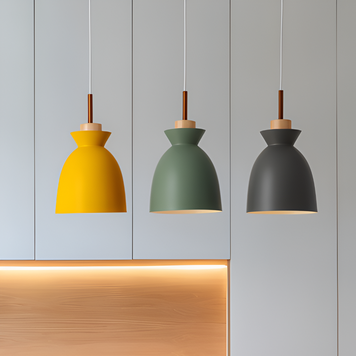 Suspension moderne pour salle à manger, lampe dôme macaron colorée, décoration intérieure.