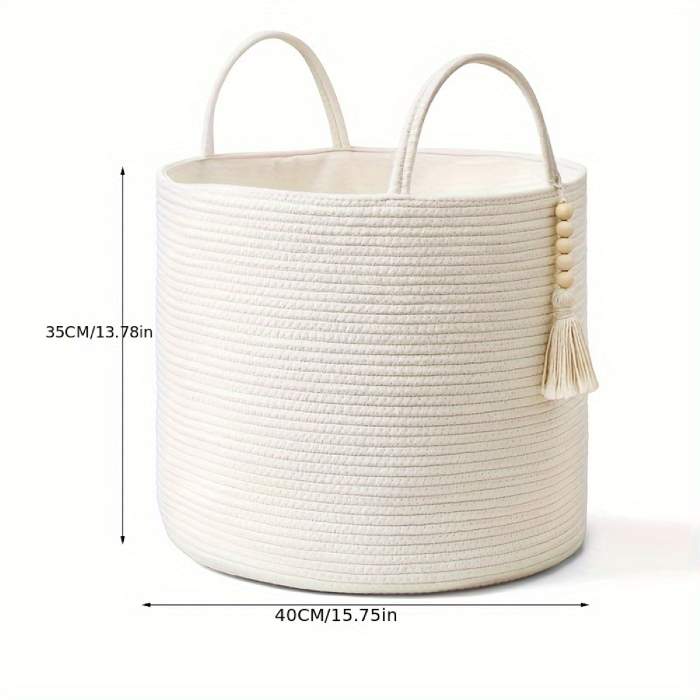 Panier de rangement artisanal en macramé de coton, style bohème, pour une organisation élégante et naturelle.