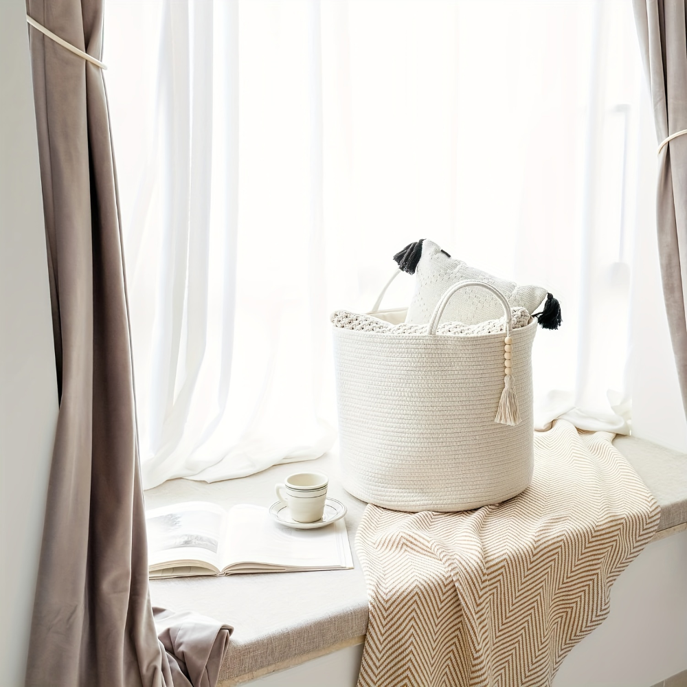 Panier de rangement en macramé de coton, motif bohème, parfait pour organiser et décorer la maison.