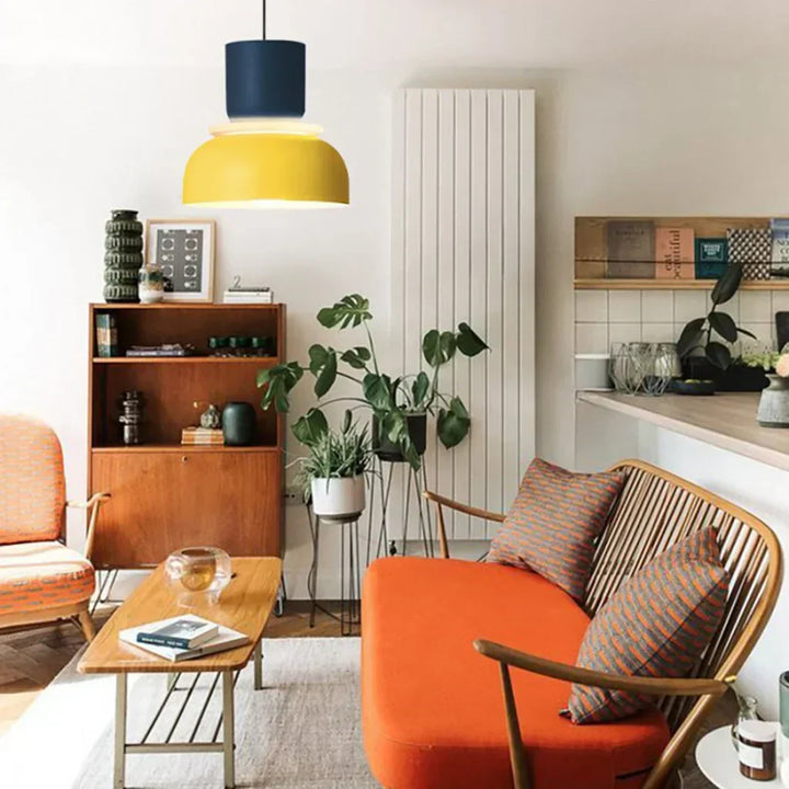 Lampe suspendue moderne, style nordique, bloc de couleurs éclantantes pour un intérieur joyeux.