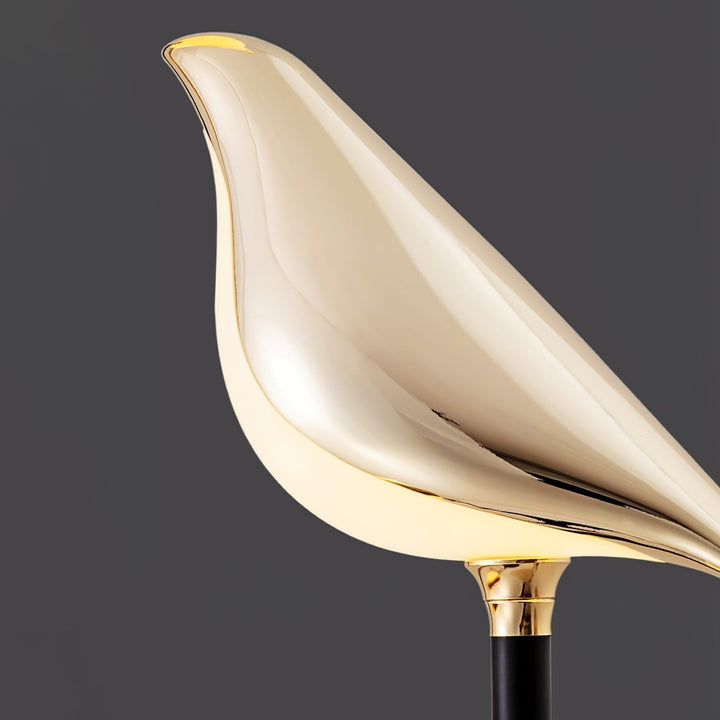 Lampe sur pied LED Perchée de Pie, un luminaire élégant et fonctionnel pour tout espace de vie.