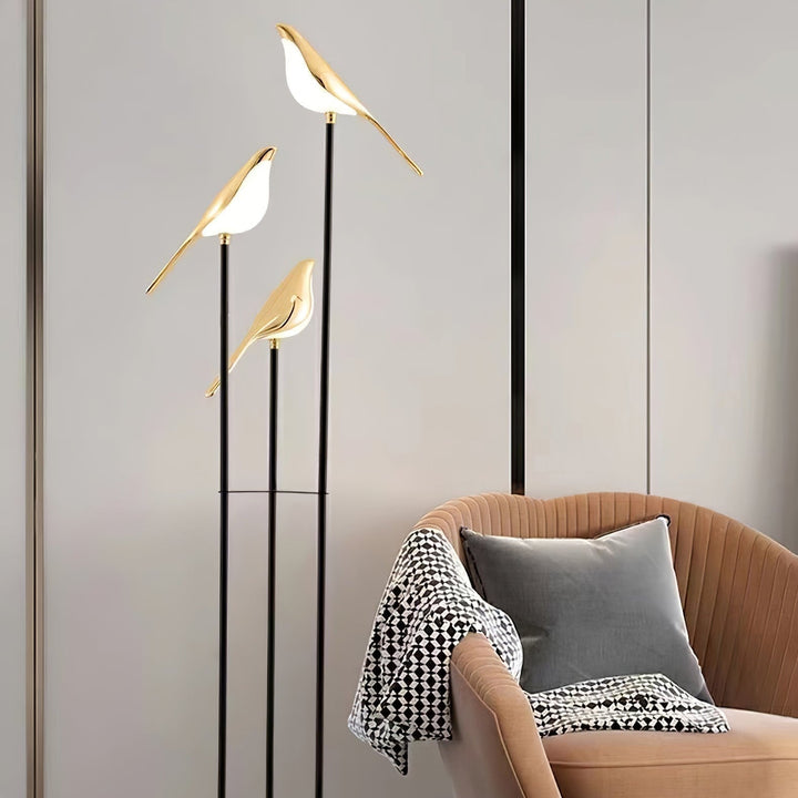 Éclairage LED design : Lampe sur pied Perchée de Pie apportant une touche moderne à votre chambre.