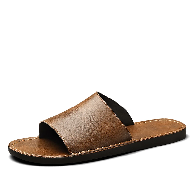 Chaussures d'été plates pour hommes, mules croisées marron, offrant un excellent confort et un style décontracté.