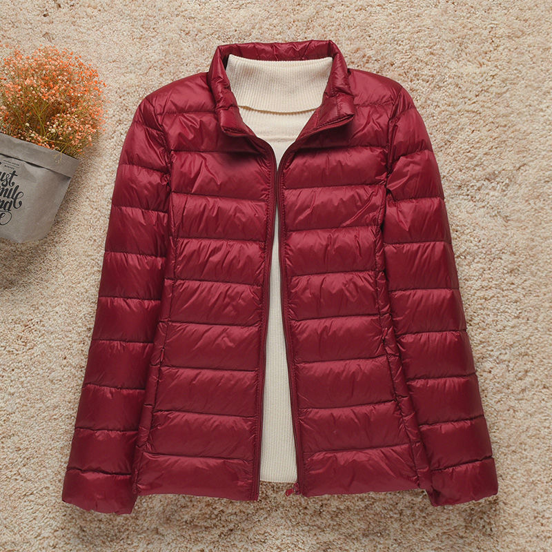 Veste matelassée femme style décontracté chic, ultra-légère et chaude. Idéale pour l'hiver, très confortable.