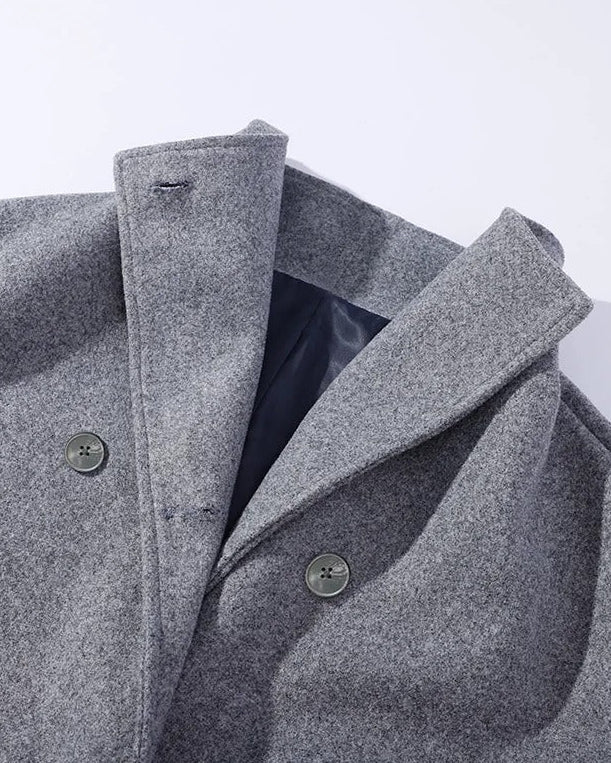 Mode femme: Caban en laine double boutonnage, col montant. Manteau élégant et chaud pour l'hiver.