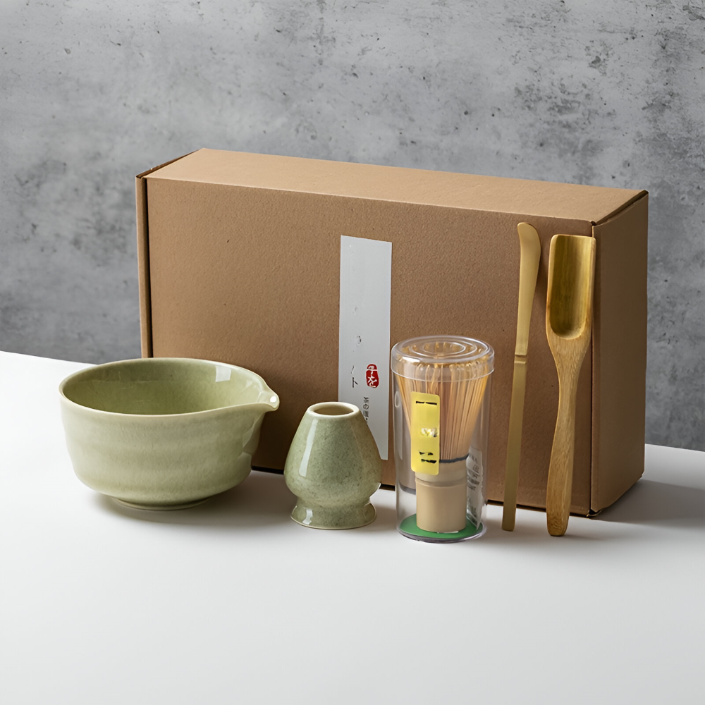 Magnifique set de matcha en céramique et bambou pour une expérience authentique.