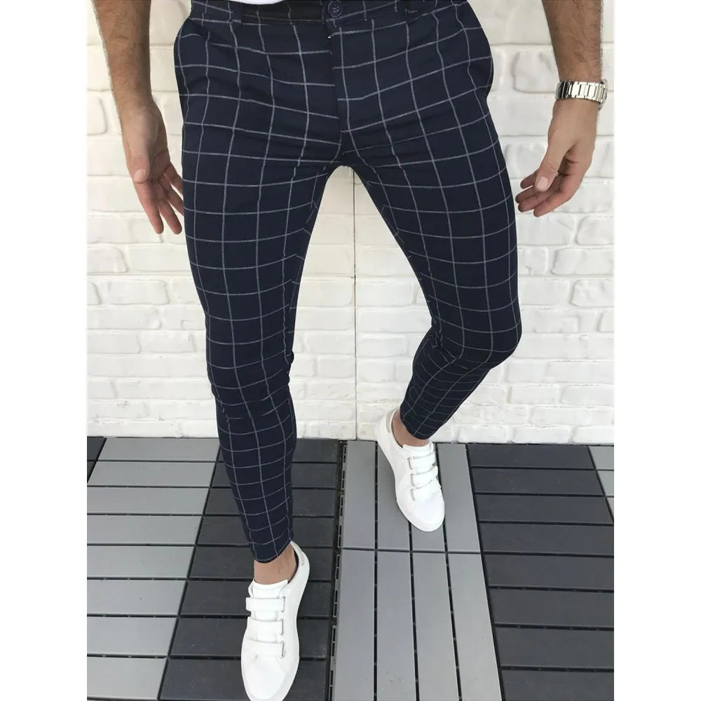 Pantalon en lin homme slim fit, motif carreaux, parfait pour tenue professionnelle ou casual.
