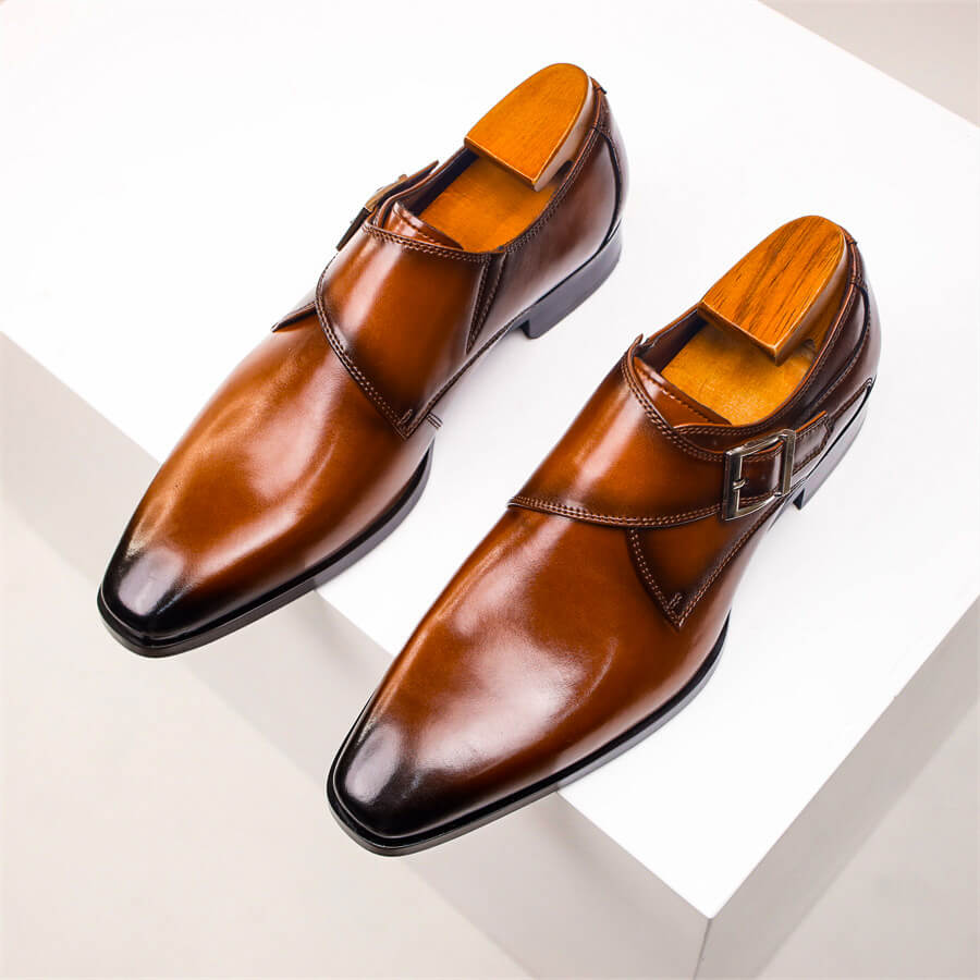 Paire de chaussures homme monk strap en cuir dégradé marron, élégance et confort classiques assurés.