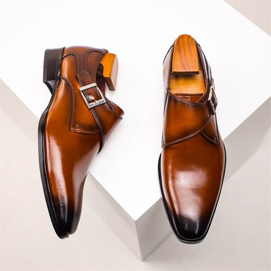 Semelle durable de chaussures homme monk strap en cuir, confort classique et adhérence fiable.