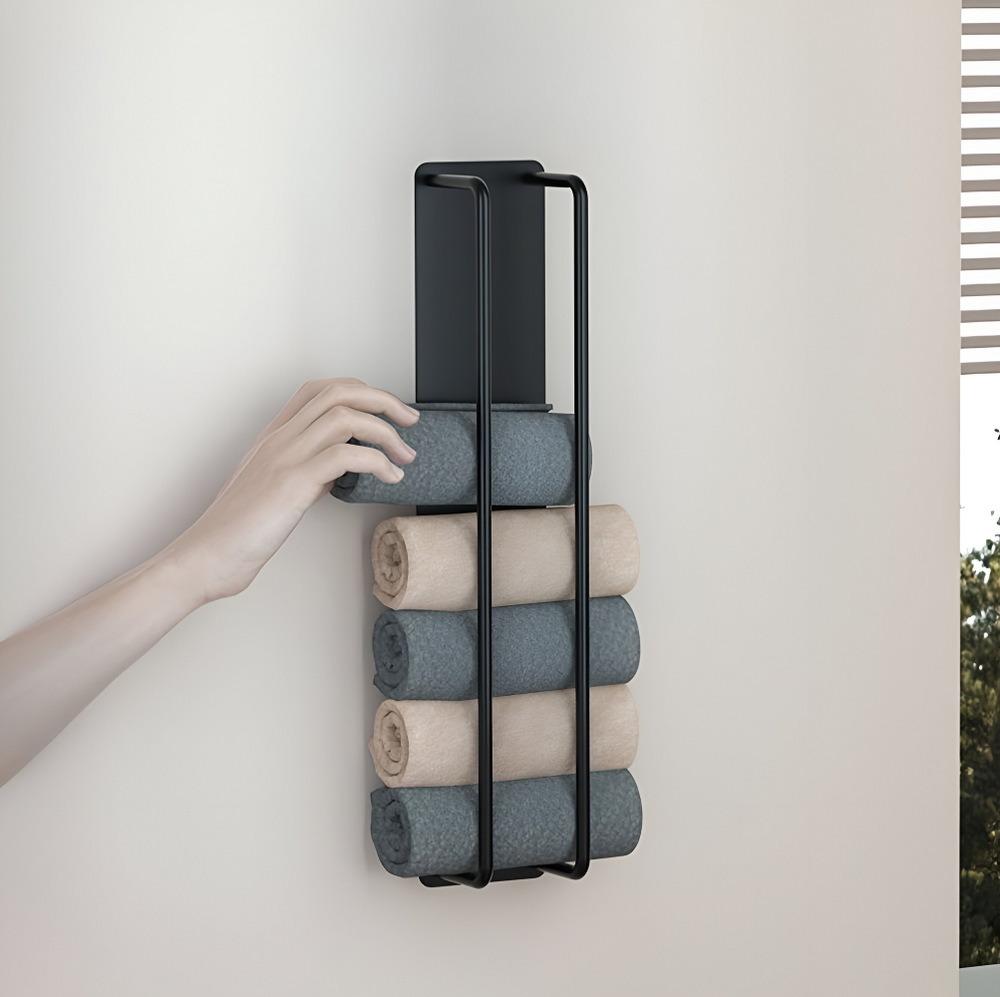 Porte-serviettes mural double en métal. Barre design moderne noire pour une salle de bain organisée et esthétique.