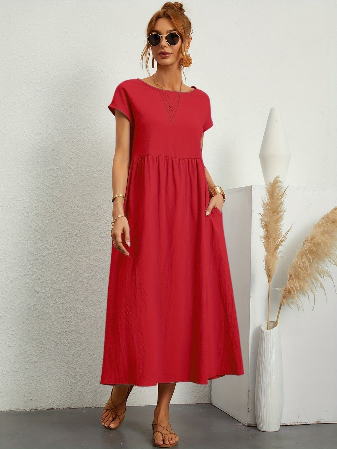 Mathilda: robe estivale féminine, chic et facile à porter au quotidien.