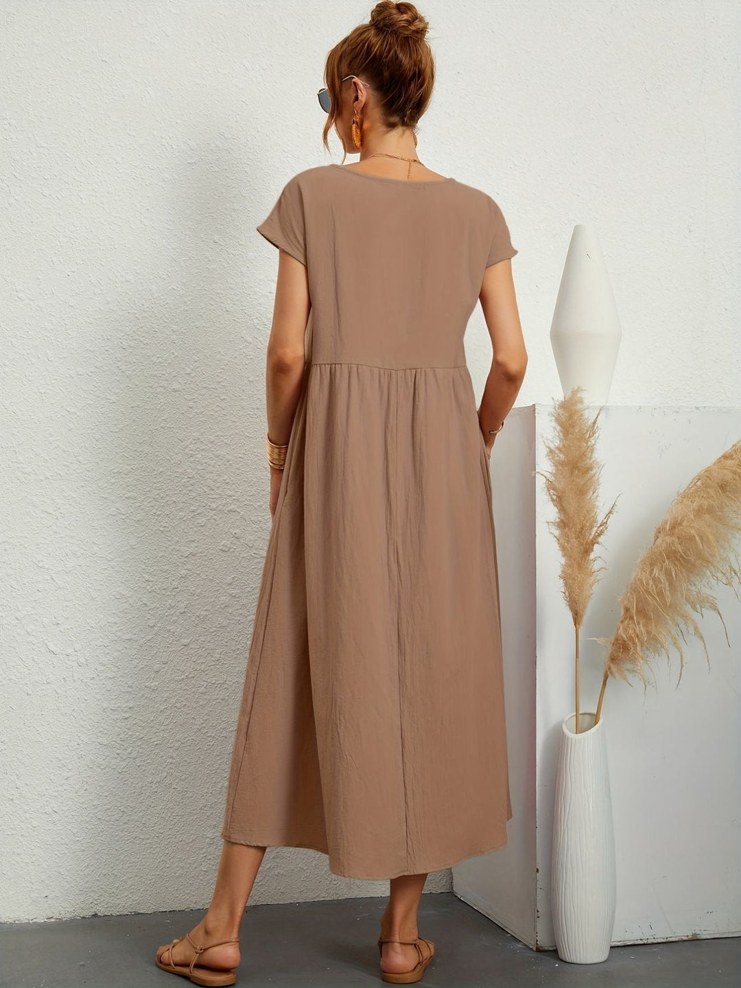 Confortable robe Mathilda, féminine et élégante, pour les beaux jours.