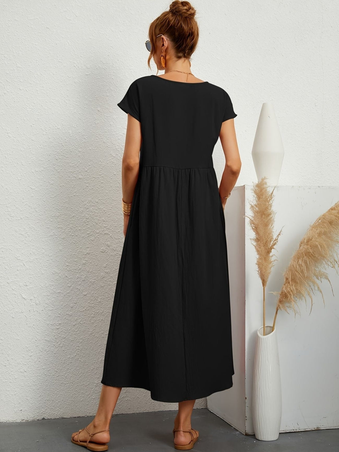 Robe Mathilda, féminine et confortable, idéale pour le quotidien printanier.
