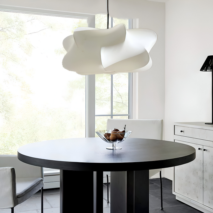 Lampe suspendue design japonais, Wabi Sabi, ambiance sereine pour espace de vie.