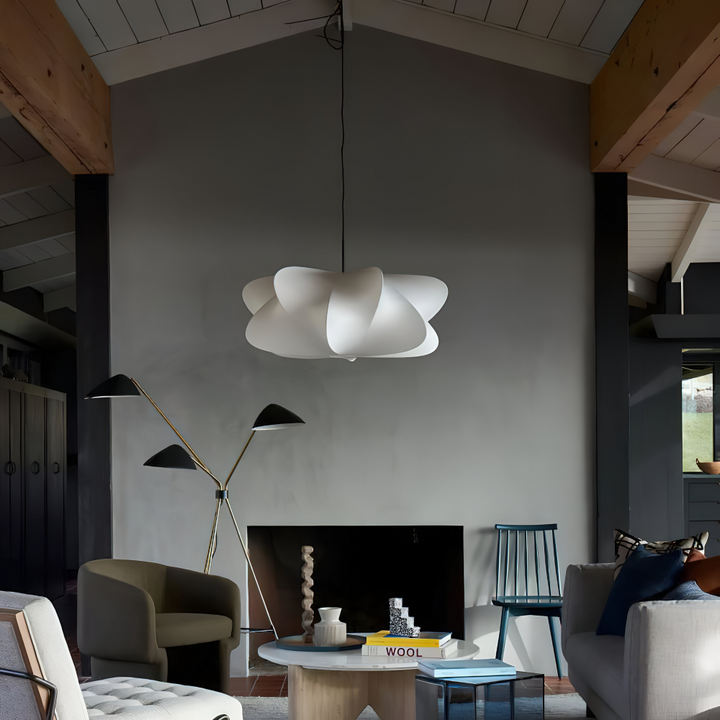 Plafonnier moderne effet cocon, éclairage doux compatible LED, décoration salon.