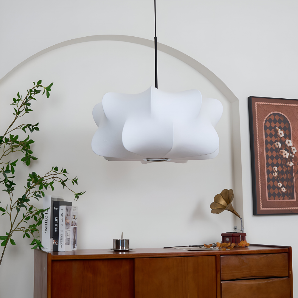 Luminaire suspendu, style cocon moderne, éclairage zen pour salle à manger.