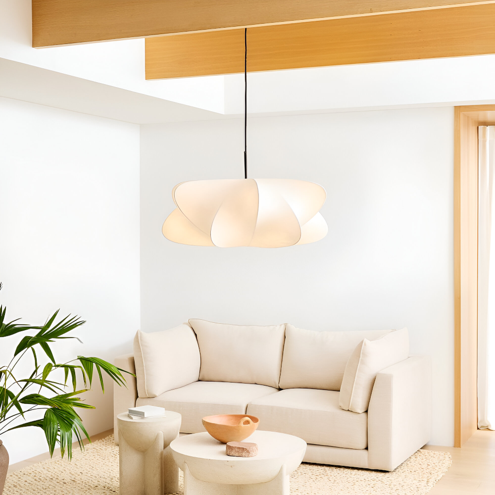 Luminaire plafonnier style cocon, lumière douce pour une ambiance zen en chambre.