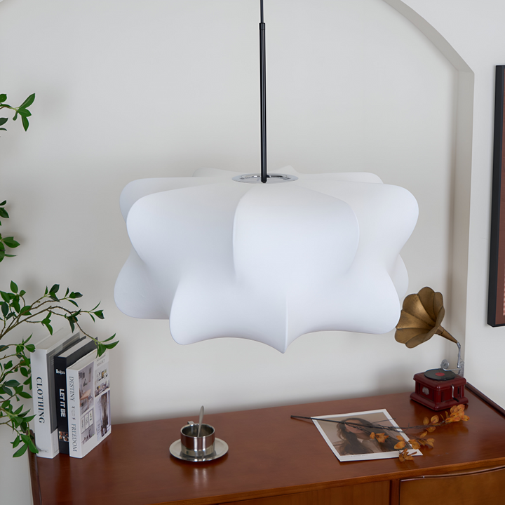 Plafonnier moderne Wabi Sabi, lumière diffuse pour décoration intérieure élégante.