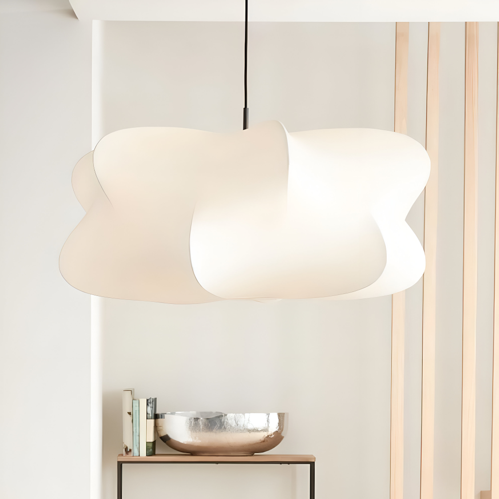 Lampe suspendue moderne cocon, éclairage zen pour salle à manger ou salon.