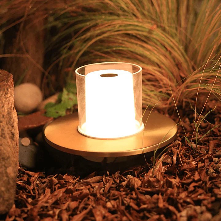 Lampe LED bougie élégante pour décoration maison. Lumière chaude, sans flamme, sécurité et économie d'énergie.