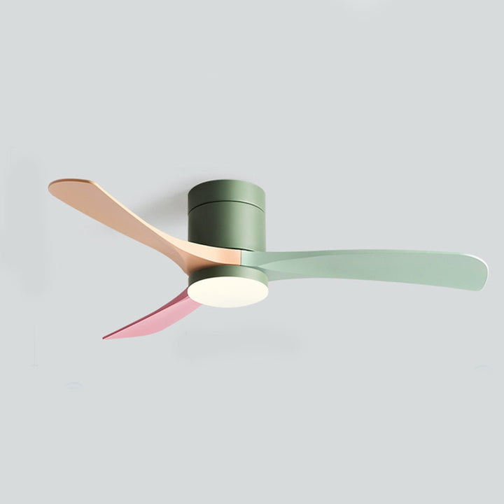 Améliorez votre salon avec ce ventilateur de plafond LED, ultra silencieux et au style épuré.