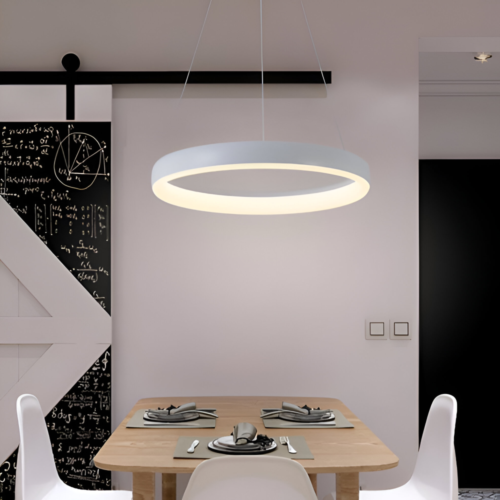 Lampe de plafond suspendue LED CircuGlow, dimmable, noire, pour un éclairage design contemporain.