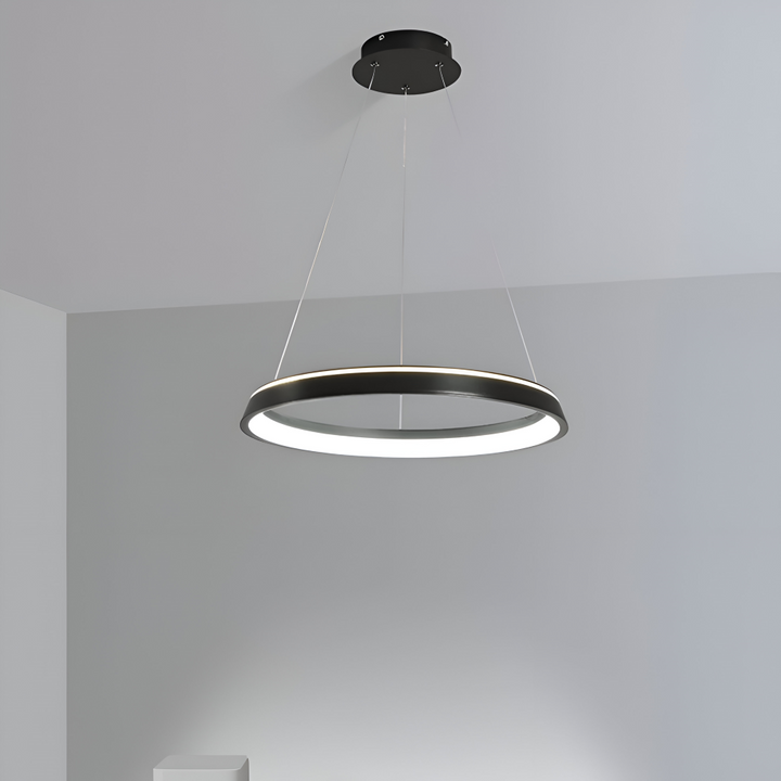 Élégant luminaire suspendu LED blanc, design minimaliste, apporte une touche moderne à votre intérieur.