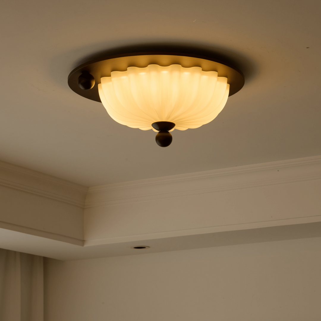 Lampe de plafond LED en verre design, lumière chaude pour entrée, parfait basse hauteur.