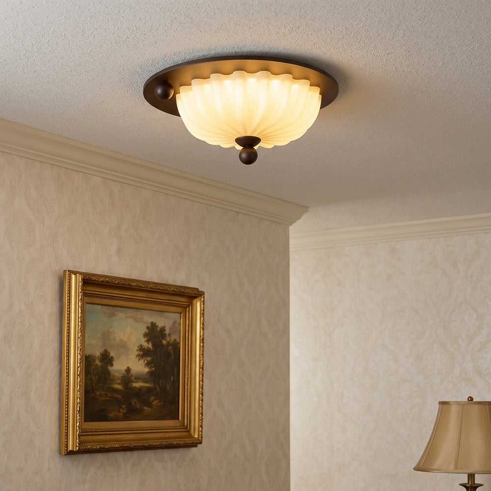 Plafonnier LED minimaliste en verre, éclairage chaleureux et décoratif pour chambre moderne.
