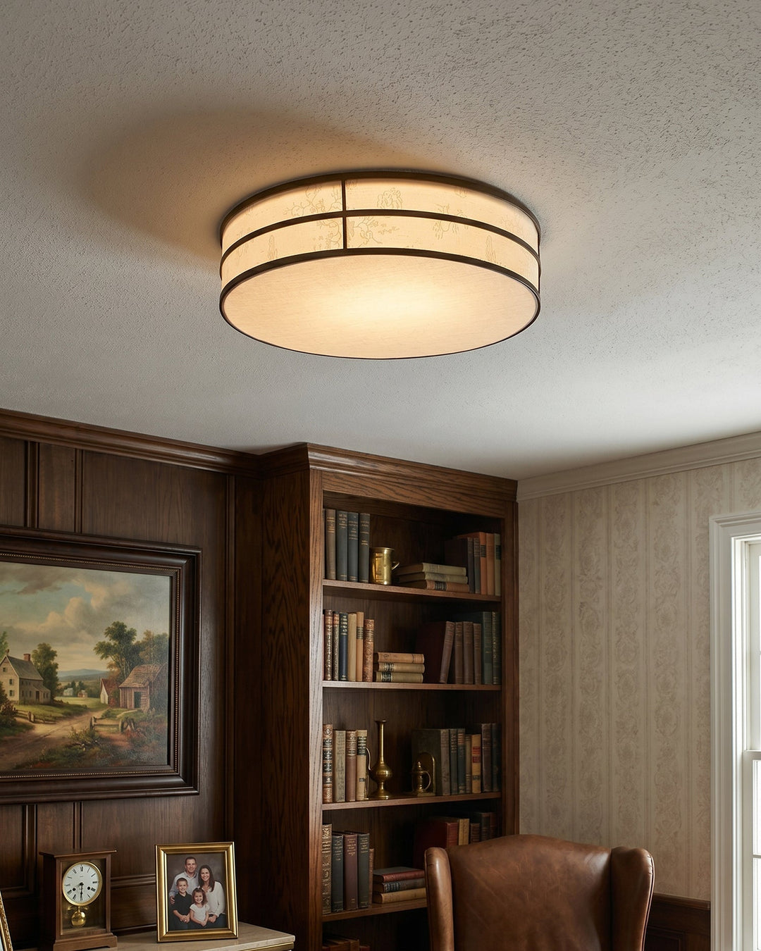 Éclairage de plafond LED, économie d'énergie. Lumière chaleureuse, style moderne pour salon.