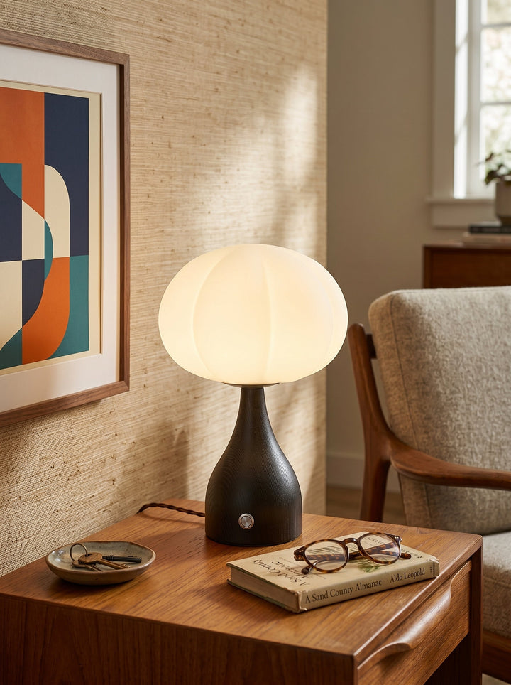 Lampe décorative de table, verre texturé riffé, design épuré, idéal pour tout intérieur.