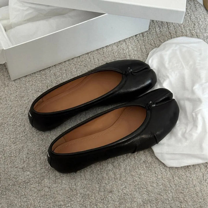 Chaussures ballerines Tabi élégantes et confortables pour femme, parfaites pour un style décontracté chic.