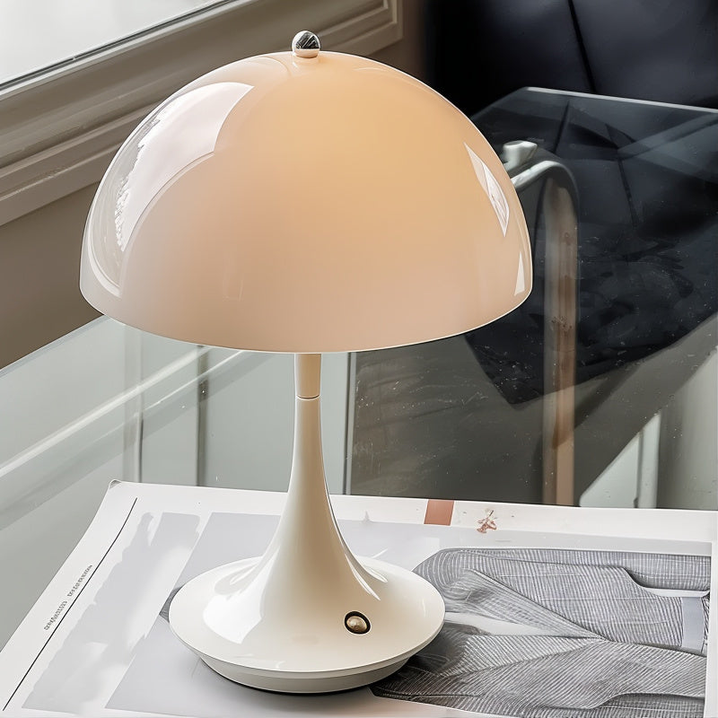 Lampe à poser LED champignon tactile, pour une lumière d'ambiance personnalisable et douce.