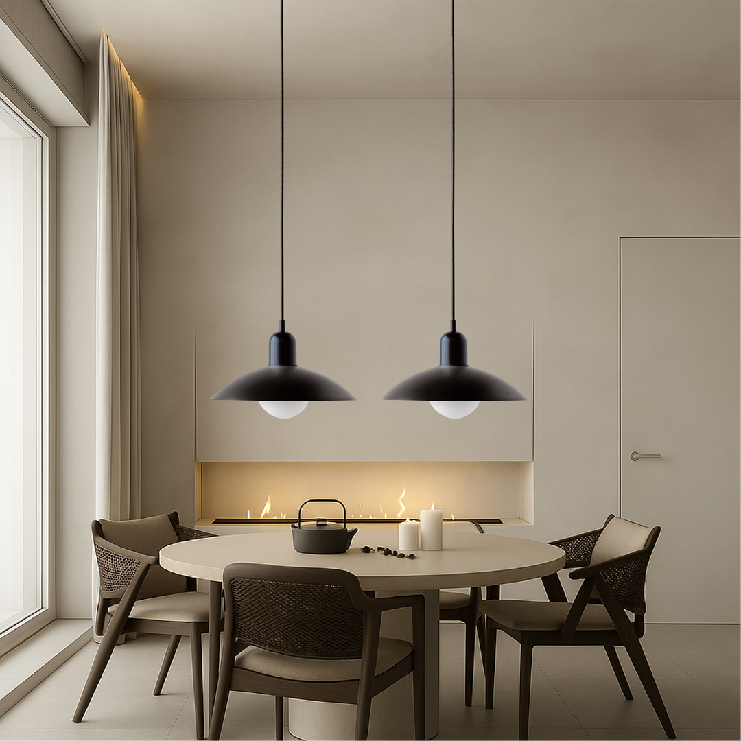 Élégante lampe suspendue scandinave, forme macaron colorée, pour décoration contemporaine.