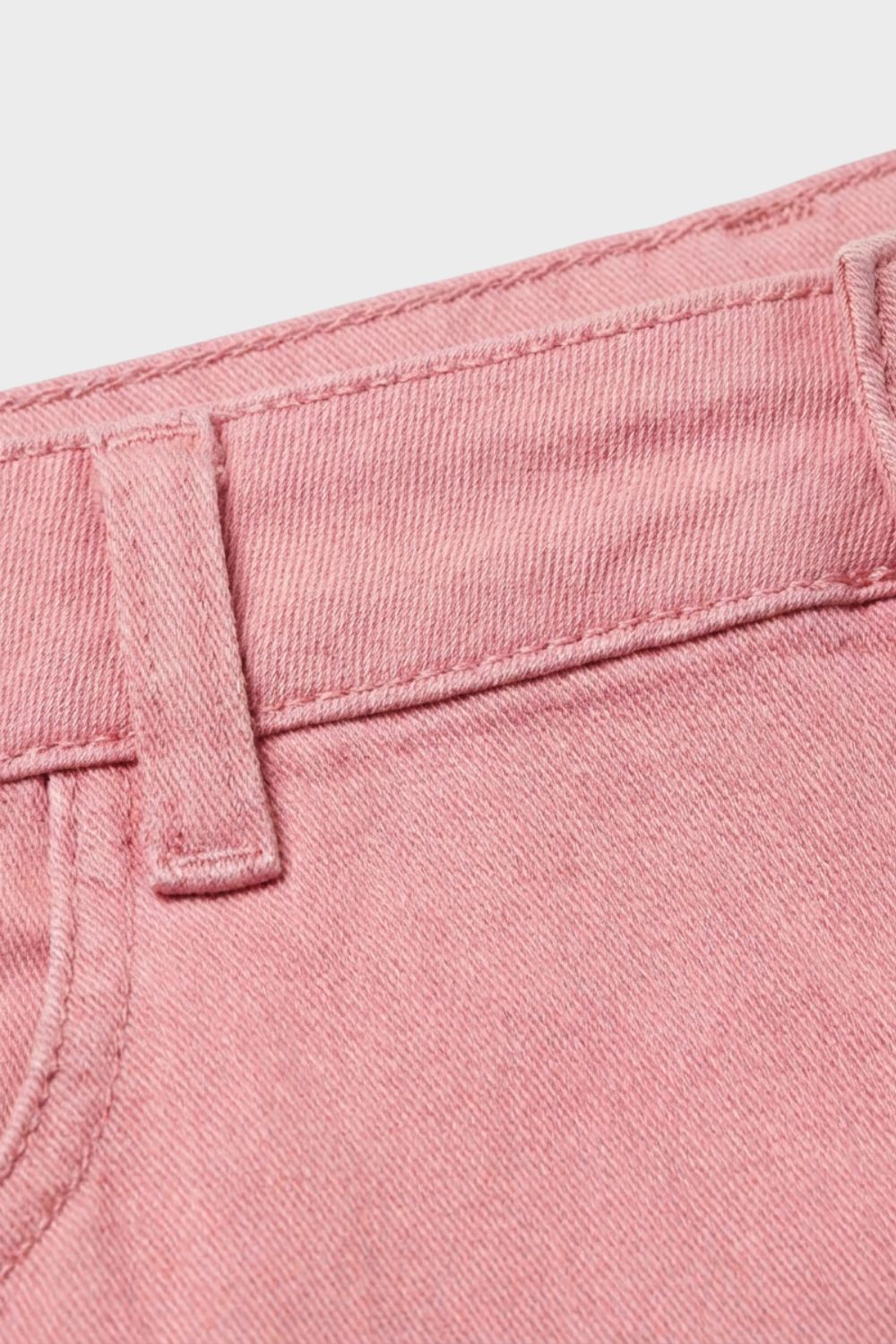 Pantalon chino slim homme en coton doux, confortable et élégant pour un style polyvalent.