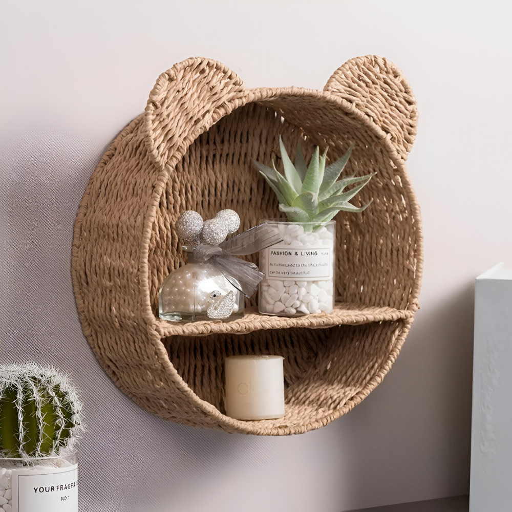Décoration murale artisanale: étagère en rotin tressé forme animale, design naturel pour salon ou chambre.