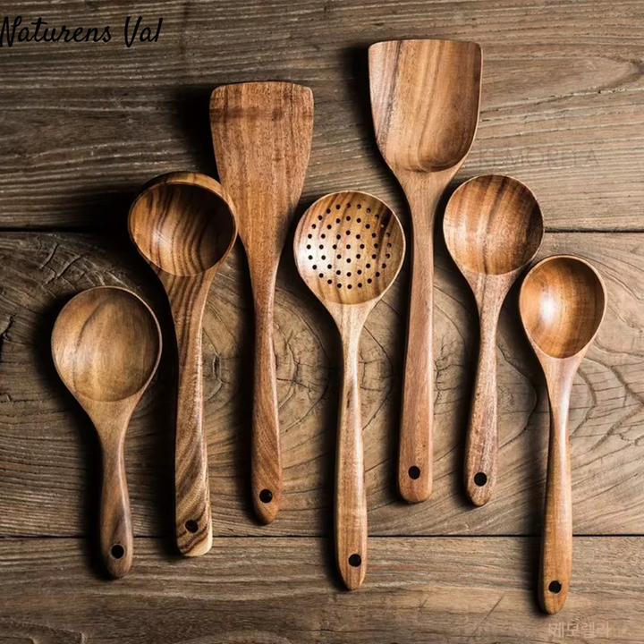 Ensemble complet d'ustensiles de cuisine en teck naturel. Résistant, antiadhésif et durable.