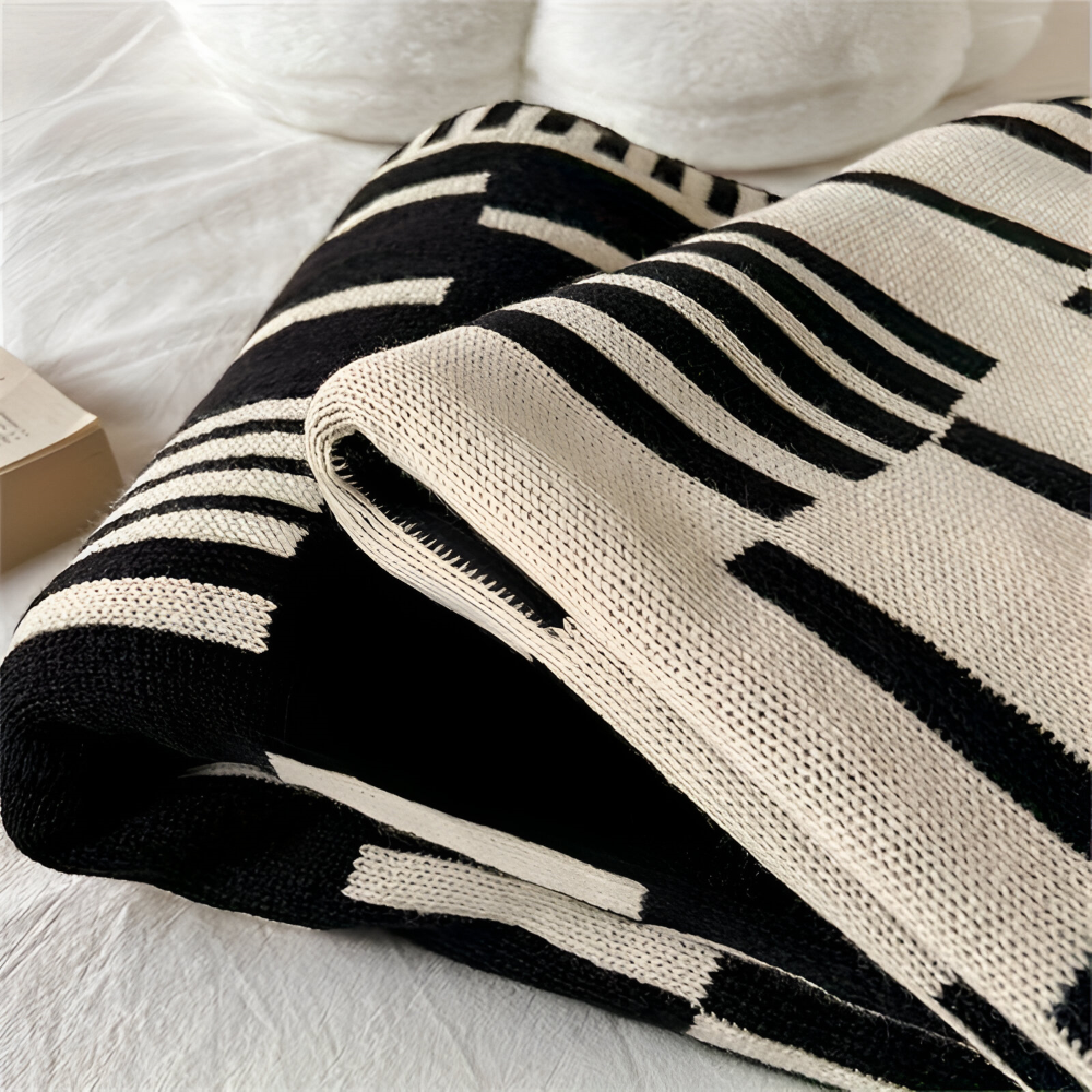 Plaid tricoté en acrylique noir et beige, couverture chaude et élégante pour lit, canapé, toutes saisons.