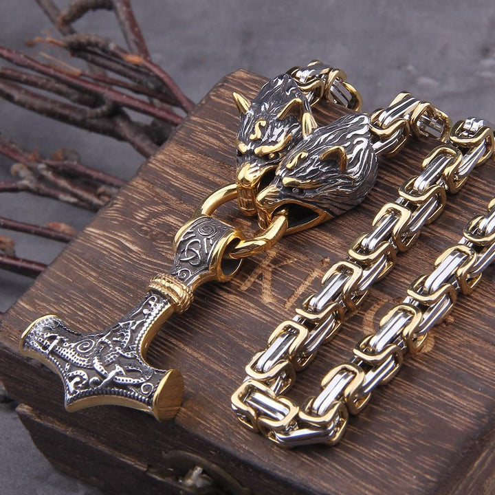 Collier protection viking pour hommes. Loup mythologique, emblème de la force et de la résilience.