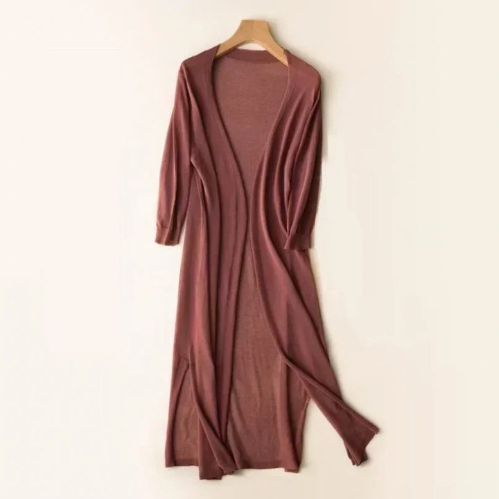 Cardigan long et aérien pour femme, élégant et confortable, idéal pour les journées chaudes.
