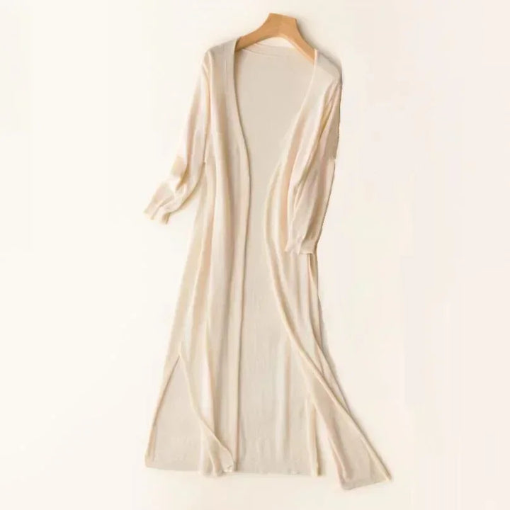 Cardigan léger femme, confort féminin et style estival, un essentiel pour votre garde-robe.