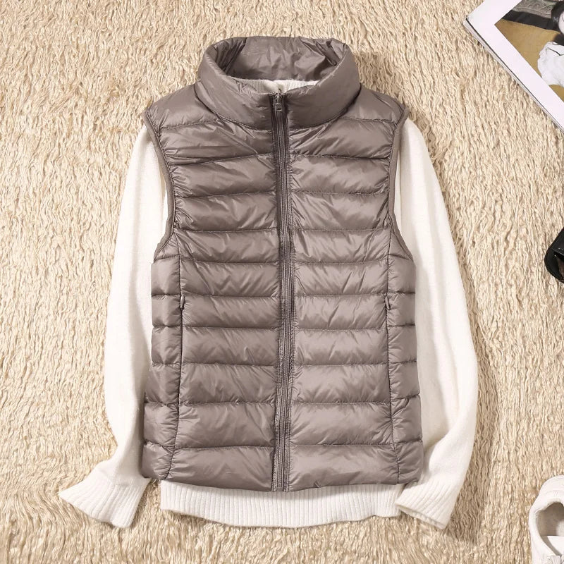 Gilet doudoune femme Lara, léger et chaud, parfait pour la mi-saison et un look casual chic.