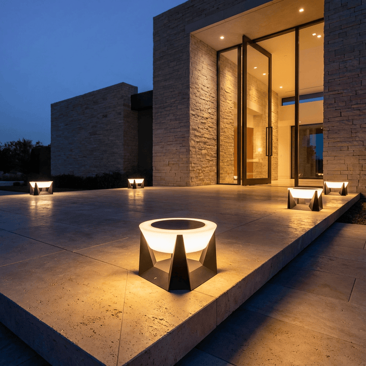 Lampe solaire pour jardin, résistant aux intempéries, crée une ambiance relaxante.