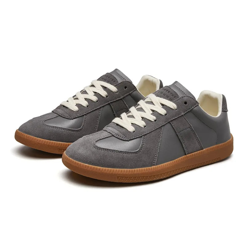 Sneakers unisexes vintage confortables avec semelle épaisse pour un look mode urbain polyvalent et tendance.